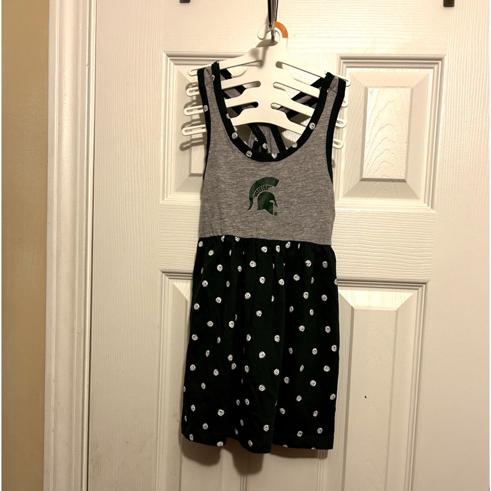Rivalry Threads Michigan State Spartans
Gray Green Dress 👗 Sz 2T